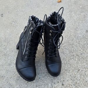Global Win Stylish Black Women's Boots Size 10